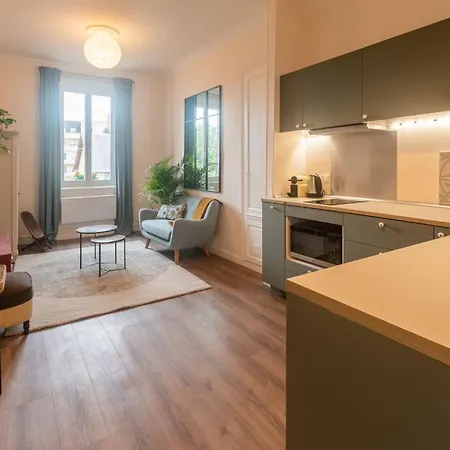 Cosy - A 10min Du Metro Appartement